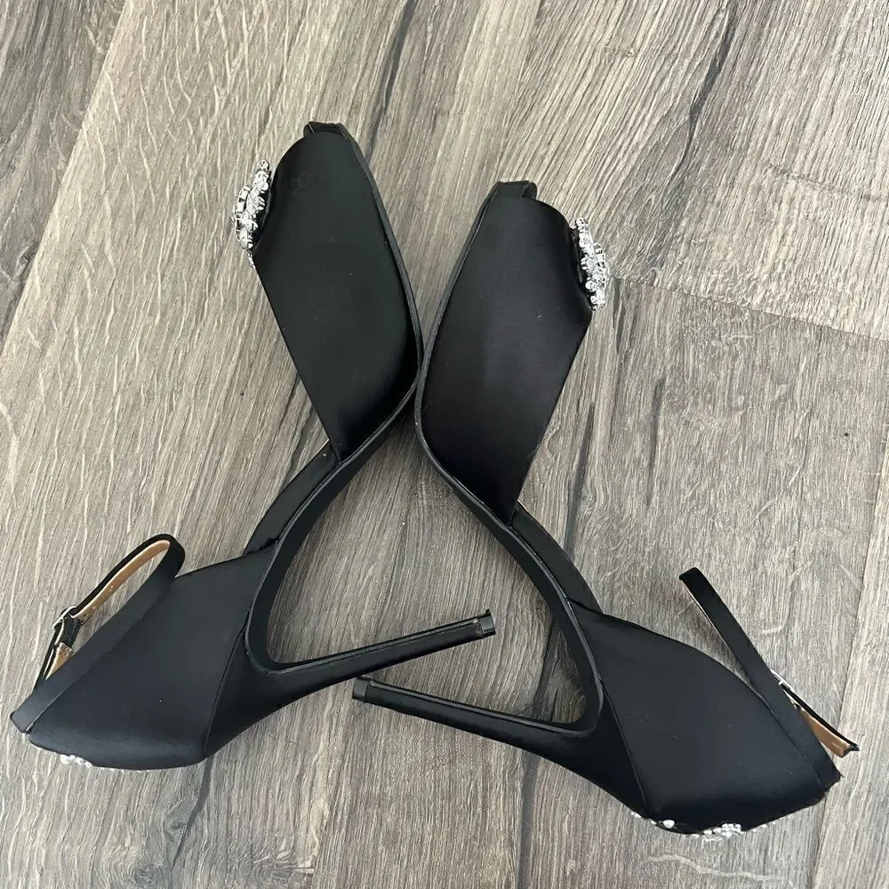 Mark And James By Badgley Mischka Womens Heel size 8